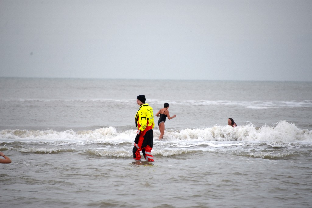 ../Images/Nieuwjaarsduik Nederzandt 2016 112.jpg